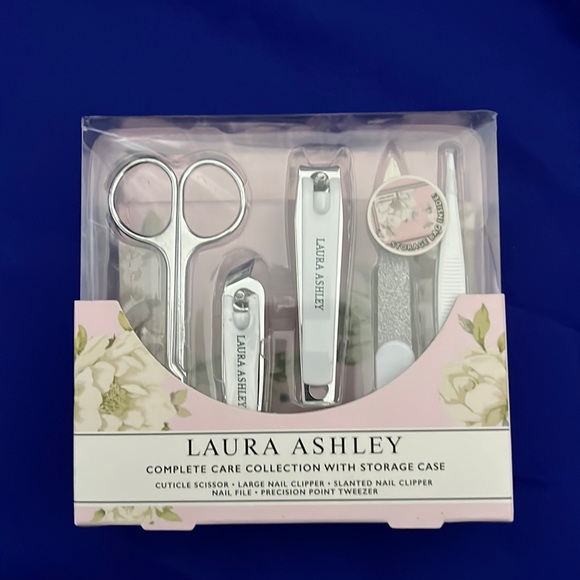 Laura Ashley Other - Nail clippers